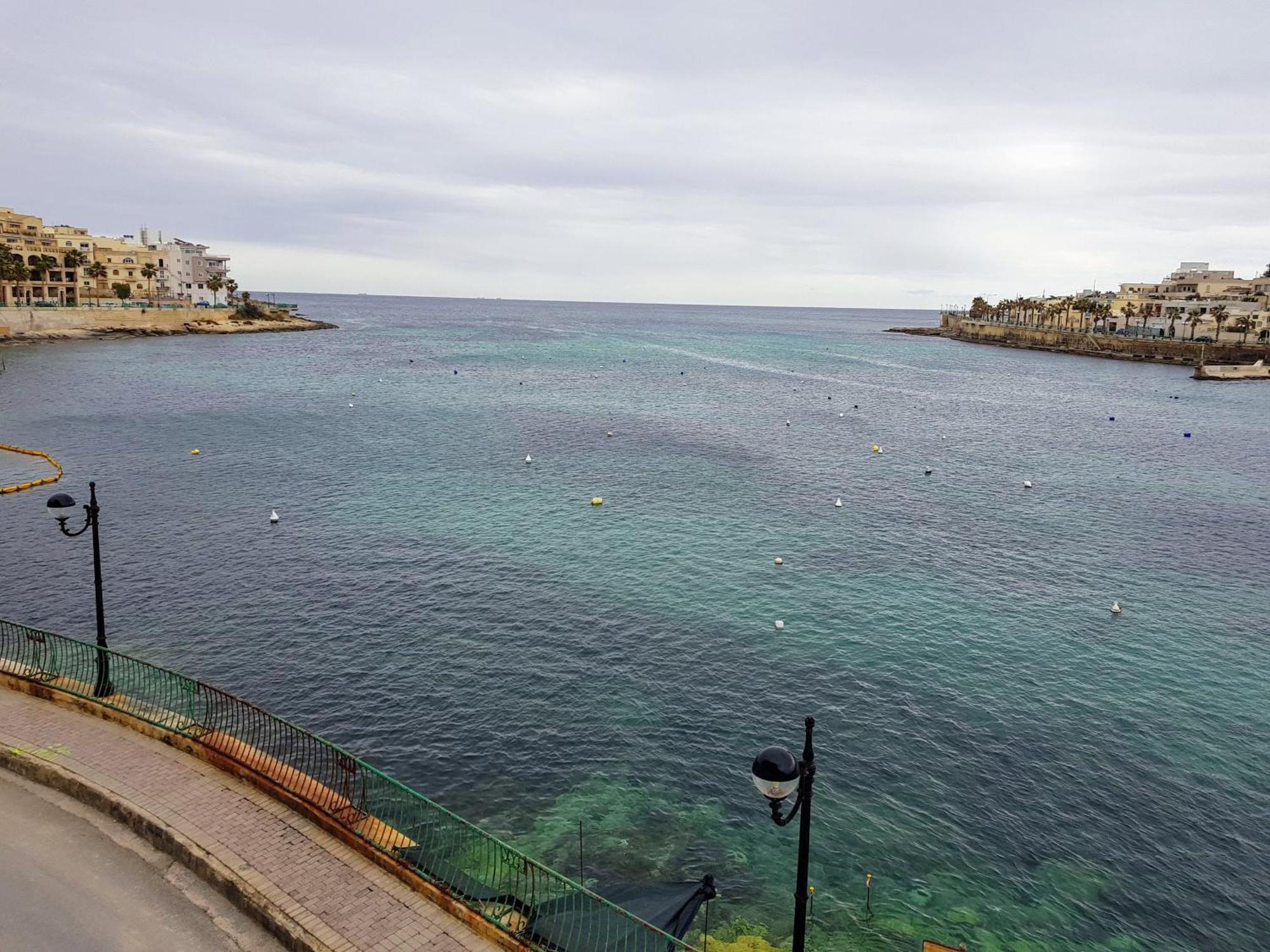 Riviera Holiday Apartments - Seafront - Wifi Marsaskala Quarto foto